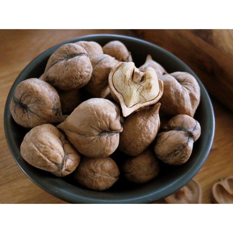 Price: €2.75 - Heartnut Seeds - Juglans Ailantifolia Cordiformis - 
